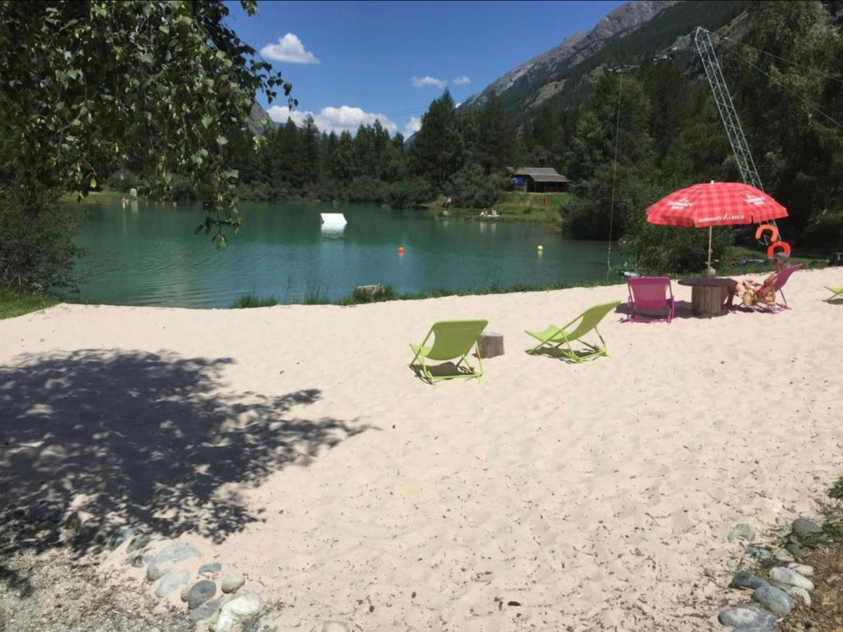 Moderne Dachwohnung Naehe Zermatt Mit Balkon Tasch Ngoại thất bức ảnh