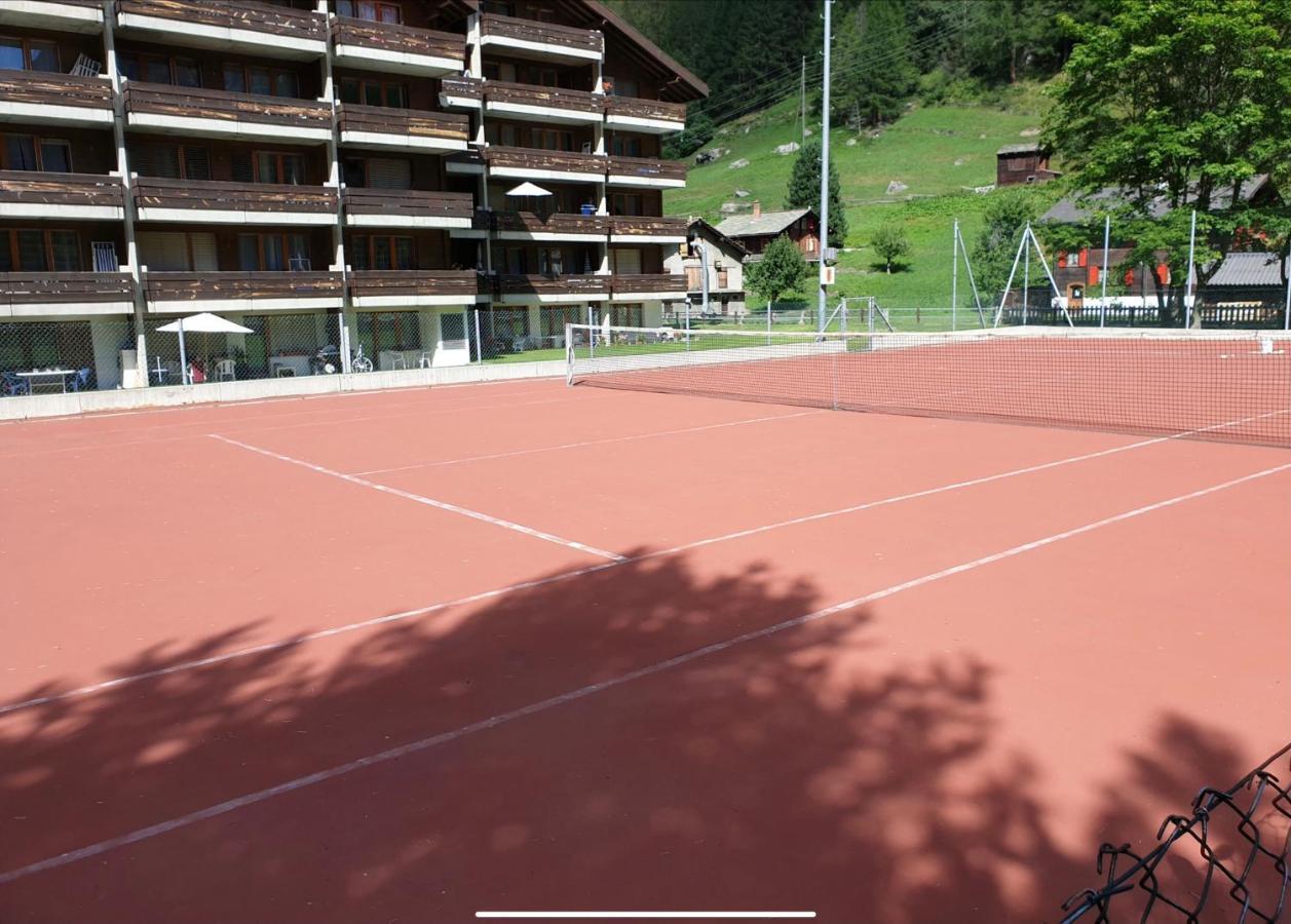 Moderne Dachwohnung Naehe Zermatt Mit Balkon Tasch Ngoại thất bức ảnh
